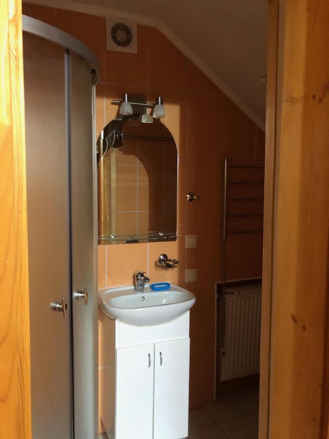 Коттедж Luky Myhove Extérieur photo